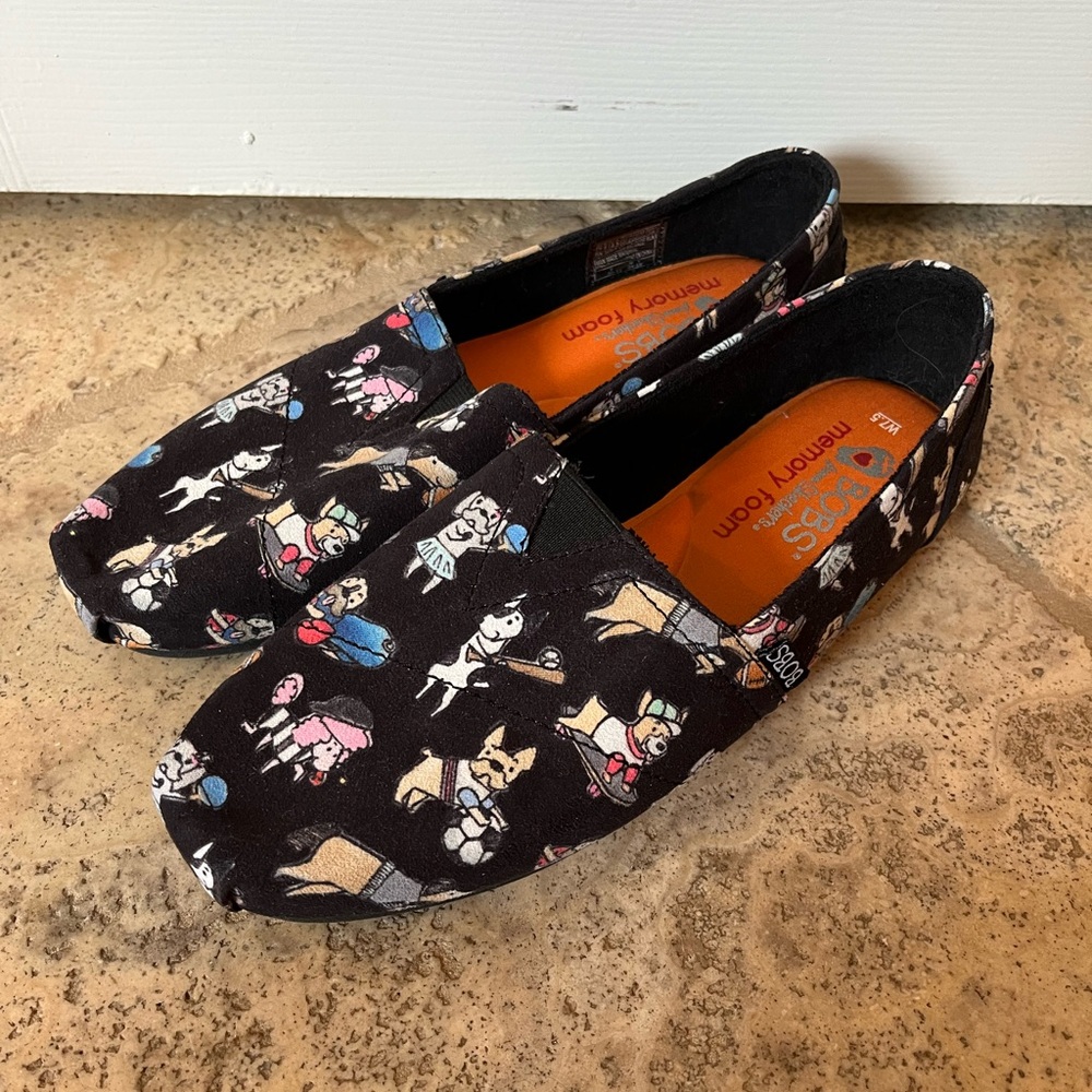 NWT SKECHERS BOBS dog print Memory Foam slip on flats 7.5W